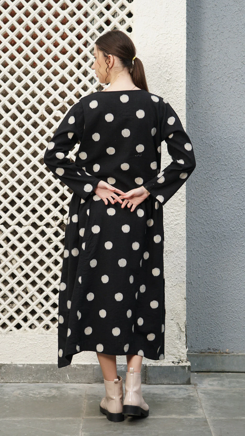 Alpine Linen Blend Dress in Onyx - Image 2