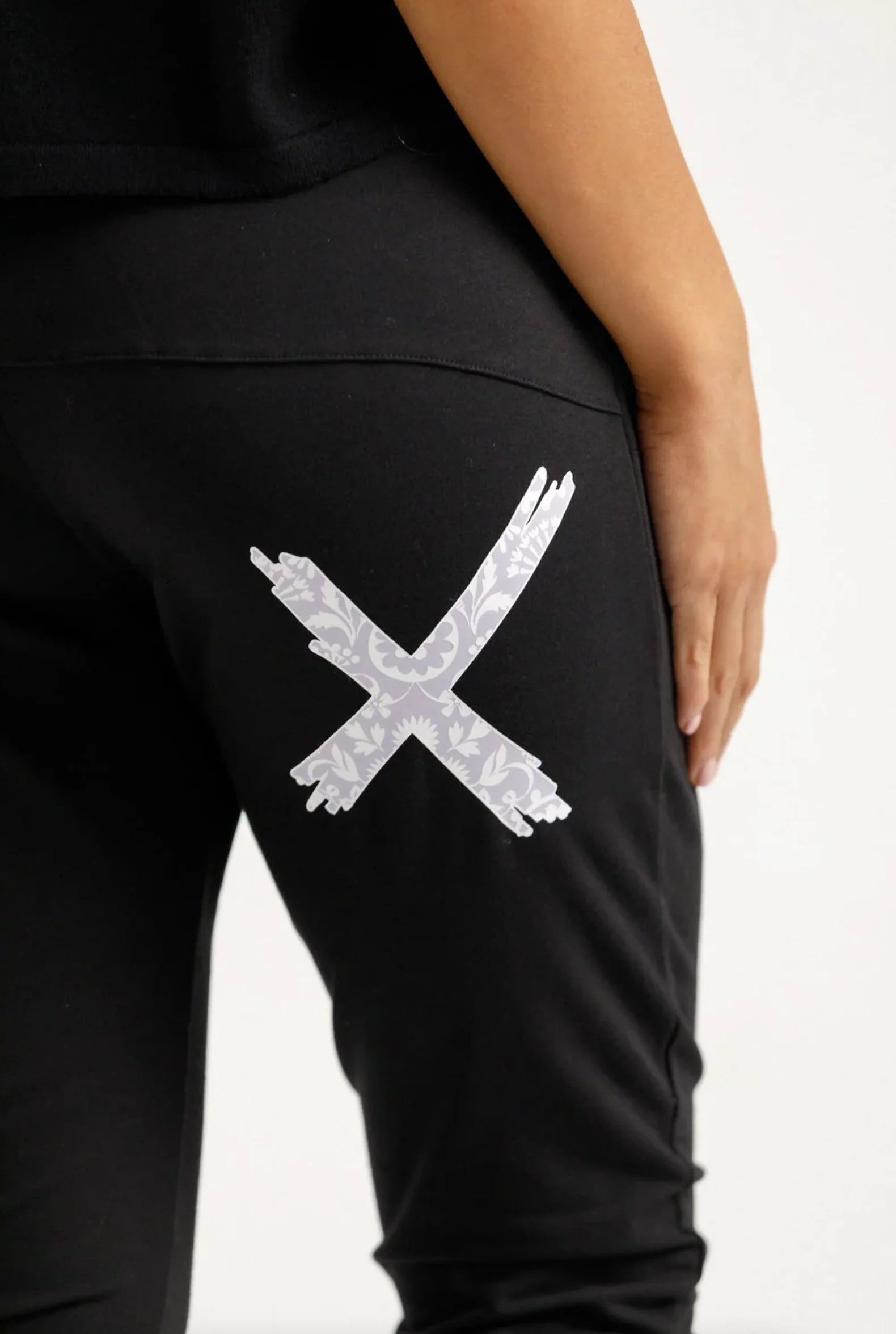 Apartment Pants Winter - Black with Lilac Damask X - Image 4