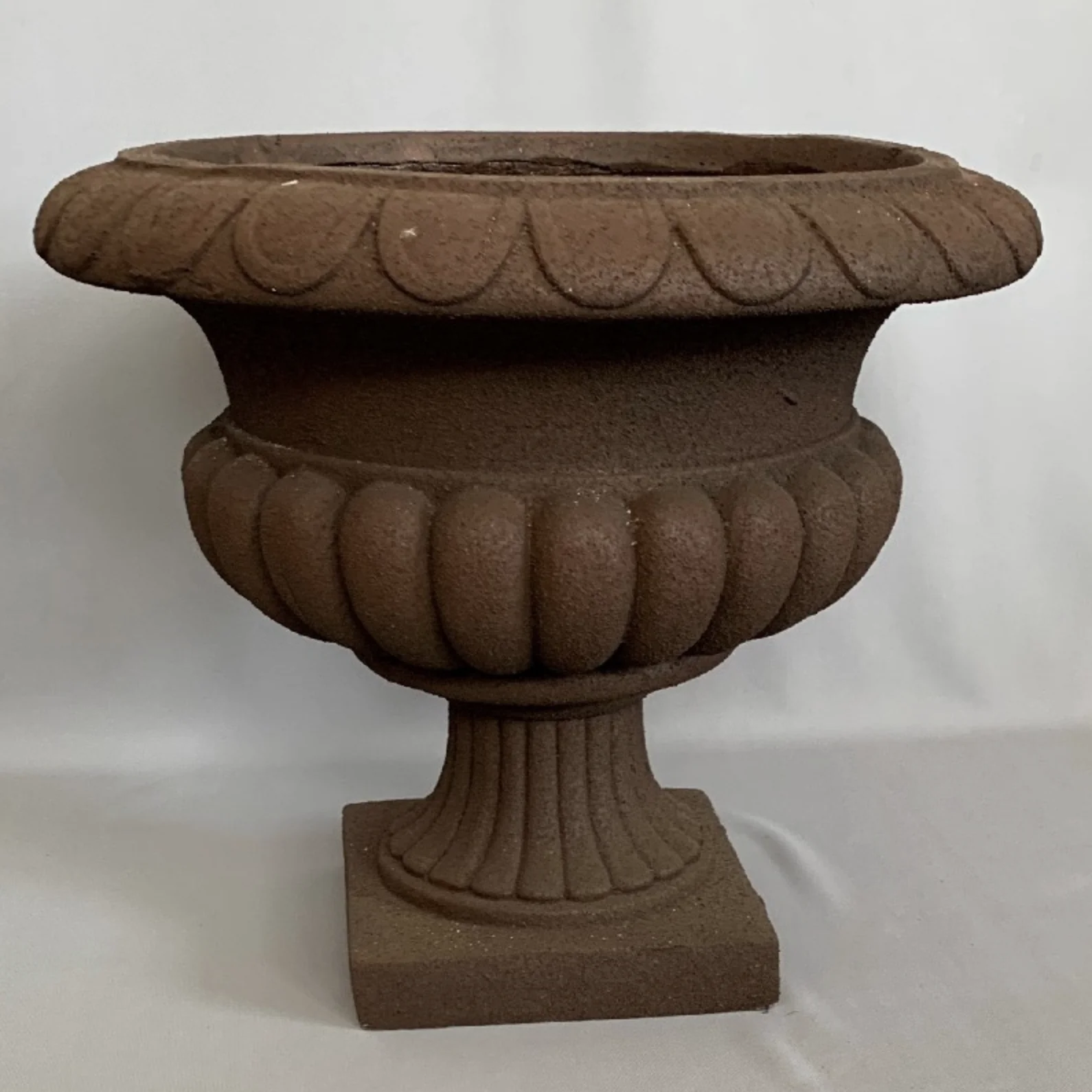 Hi Fiberglass / Cement Planter