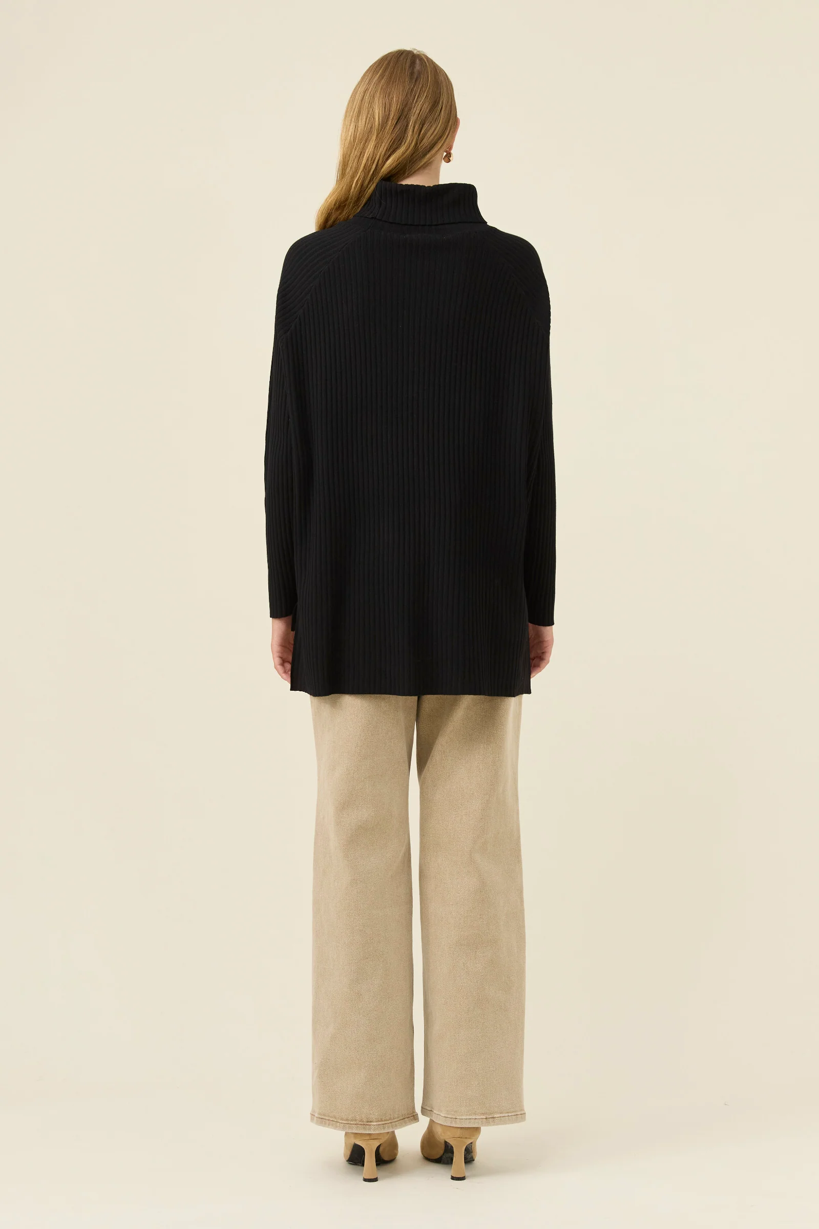 Juno Relaxed Roll Neck Jumper - Onyx - Image 5