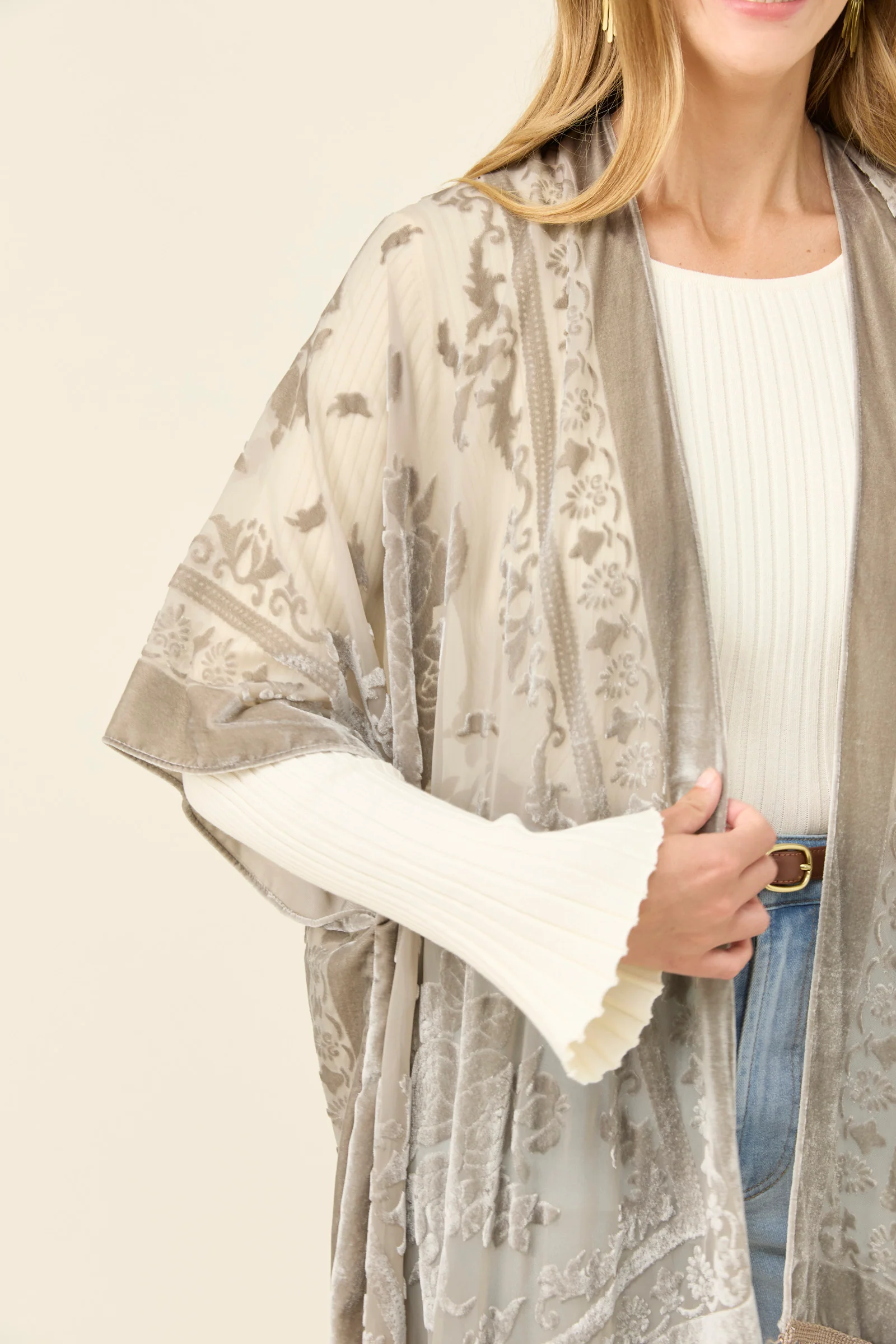 Navi Velvet Cape - Stone - Image 4
