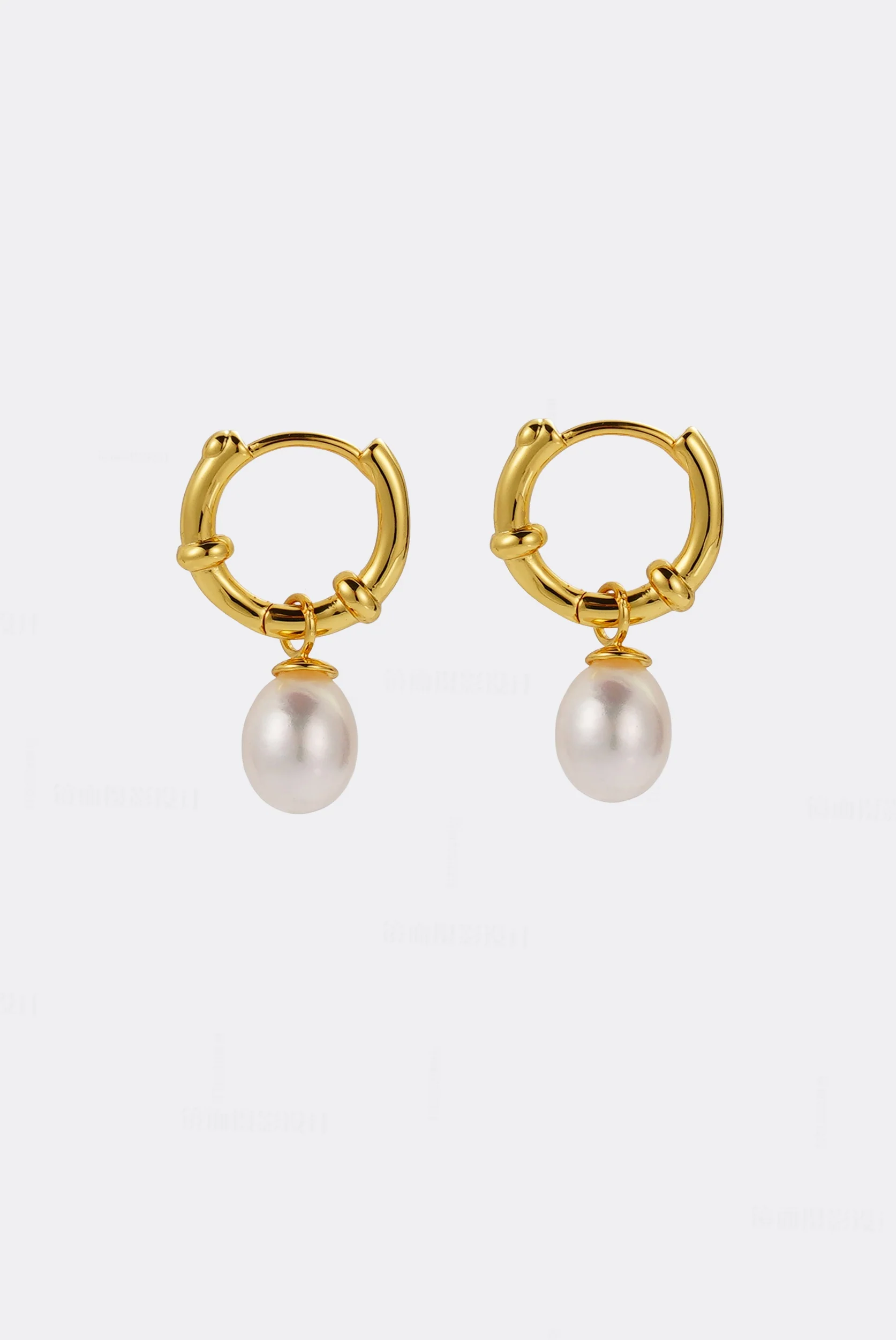 Tessa Pearl Hoop - Gold