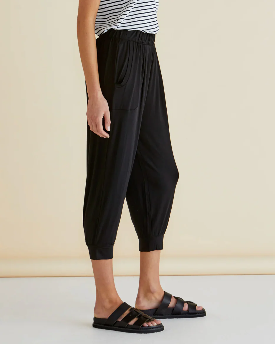 Tokyo 3/4 Pant - Black - Image 3